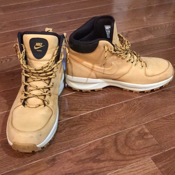 nike acg manoa boots